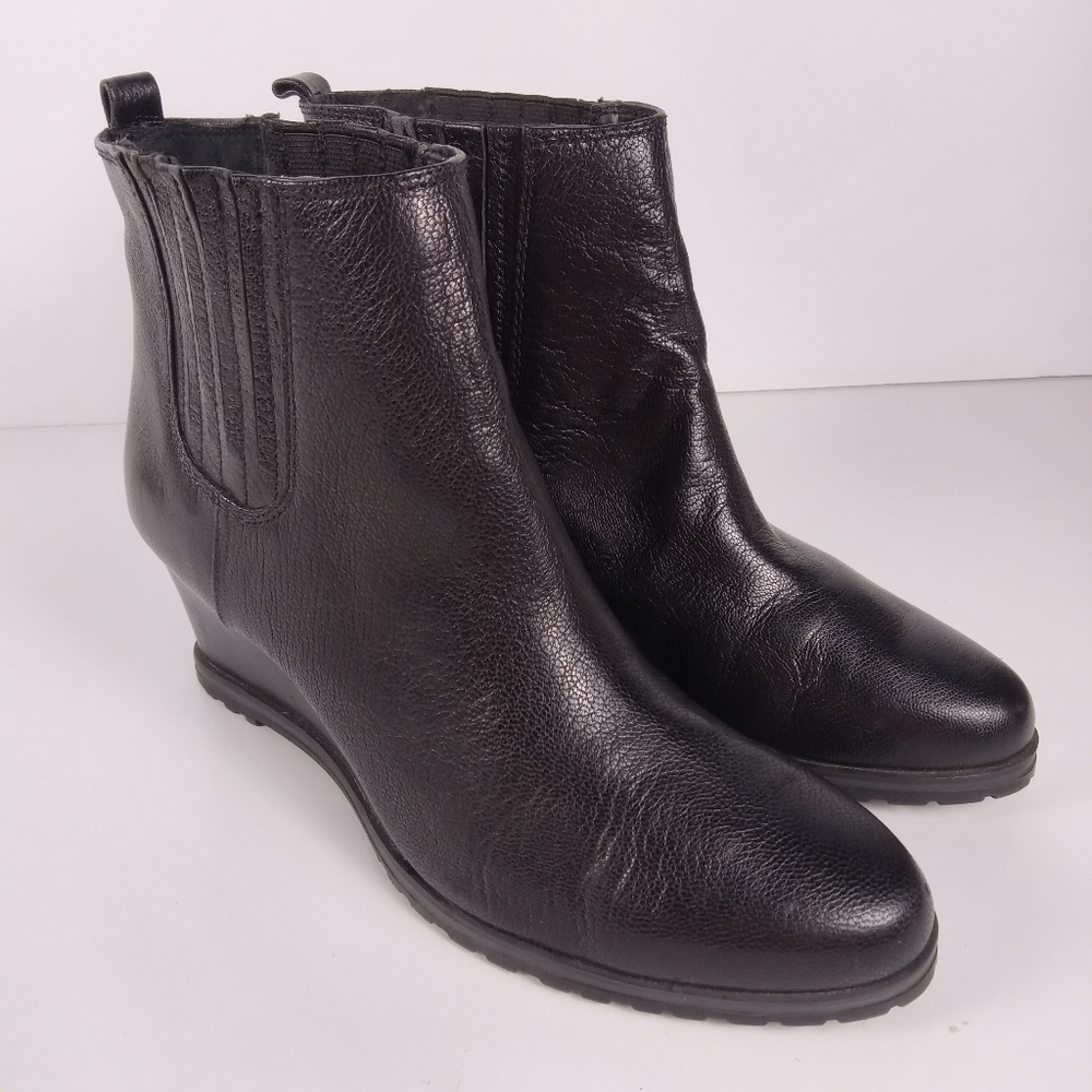 Ellen Tracy Terence Ankle Boots Size 7.5 Black Leather Wedge Pull-On Modern Goth